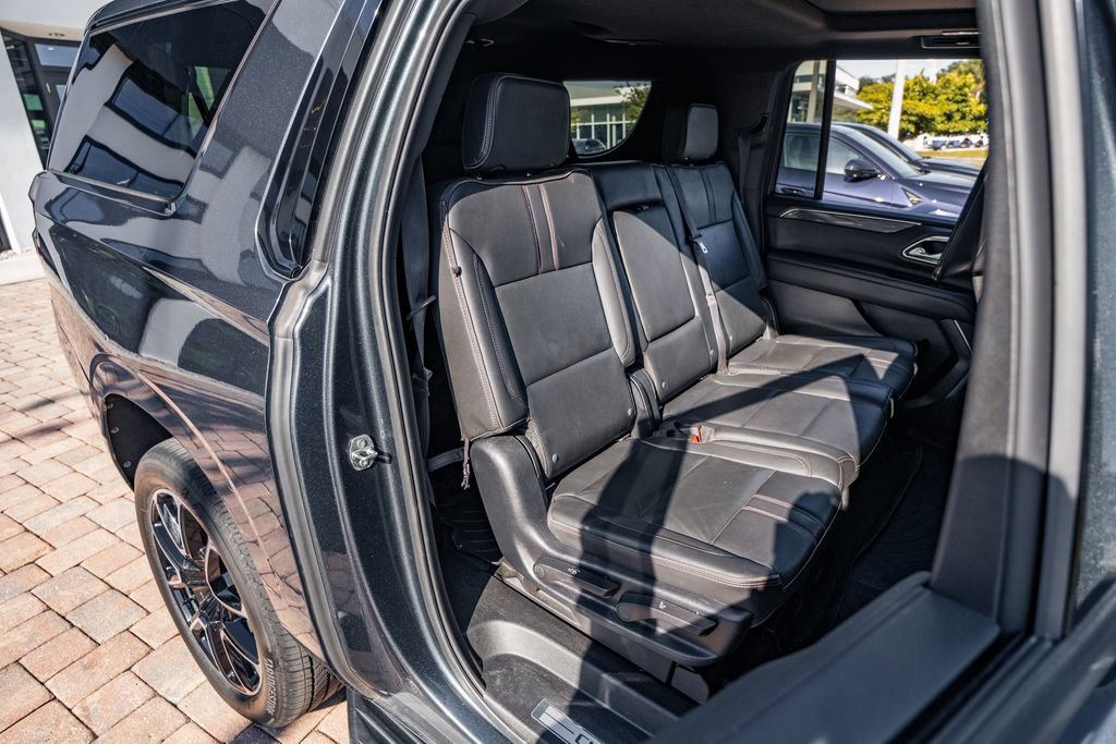 Used 2021 Chevrolet Suburban RST w/ Luxury Package RWD image 38