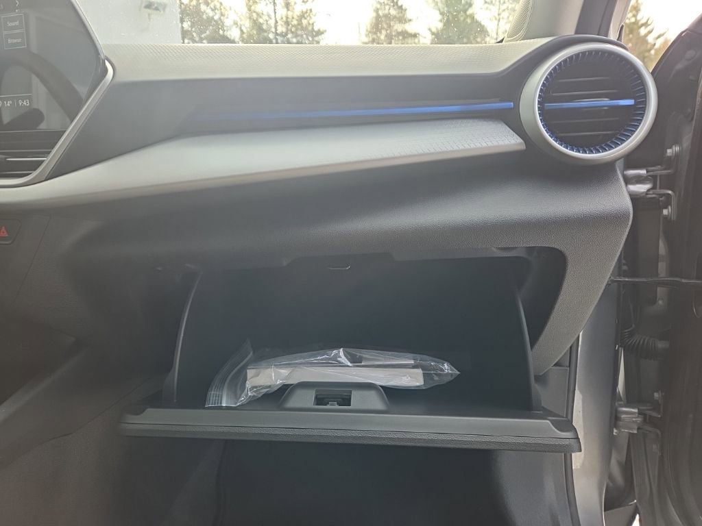 Used 2024 Chevrolet Trax LS image 29