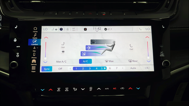 New 2026 Jeep Grand Cherokee Altitude AWD/4WD image 18