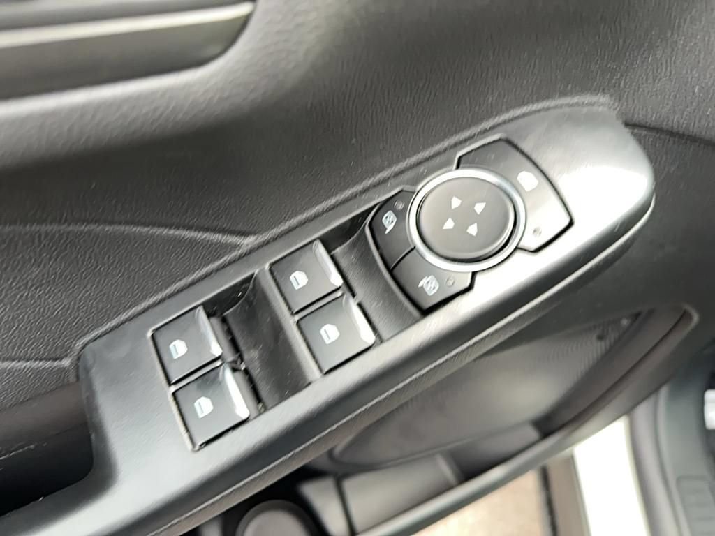 New 2025 Ford Escape SE FWD image 11