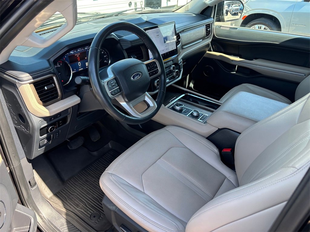 Used 2024 Ford Expedition Limited image 8