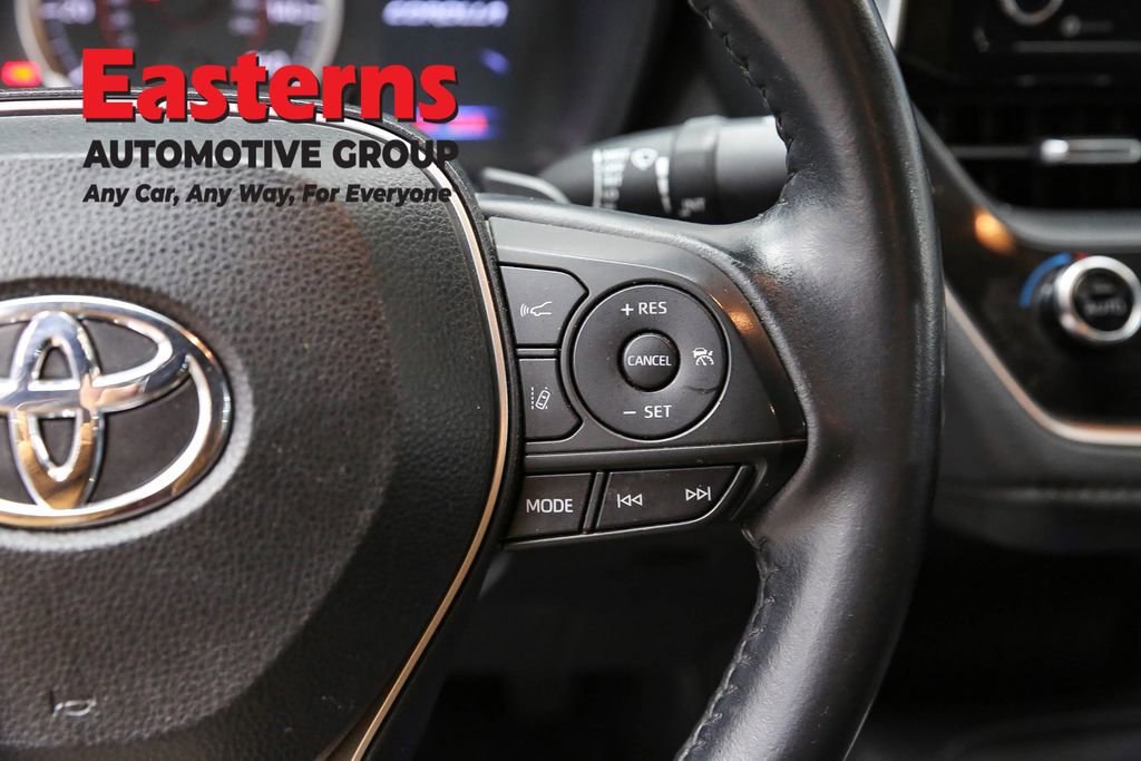 Used 2021 Toyota Corolla SE w/ SE Premium Package FWD image 16