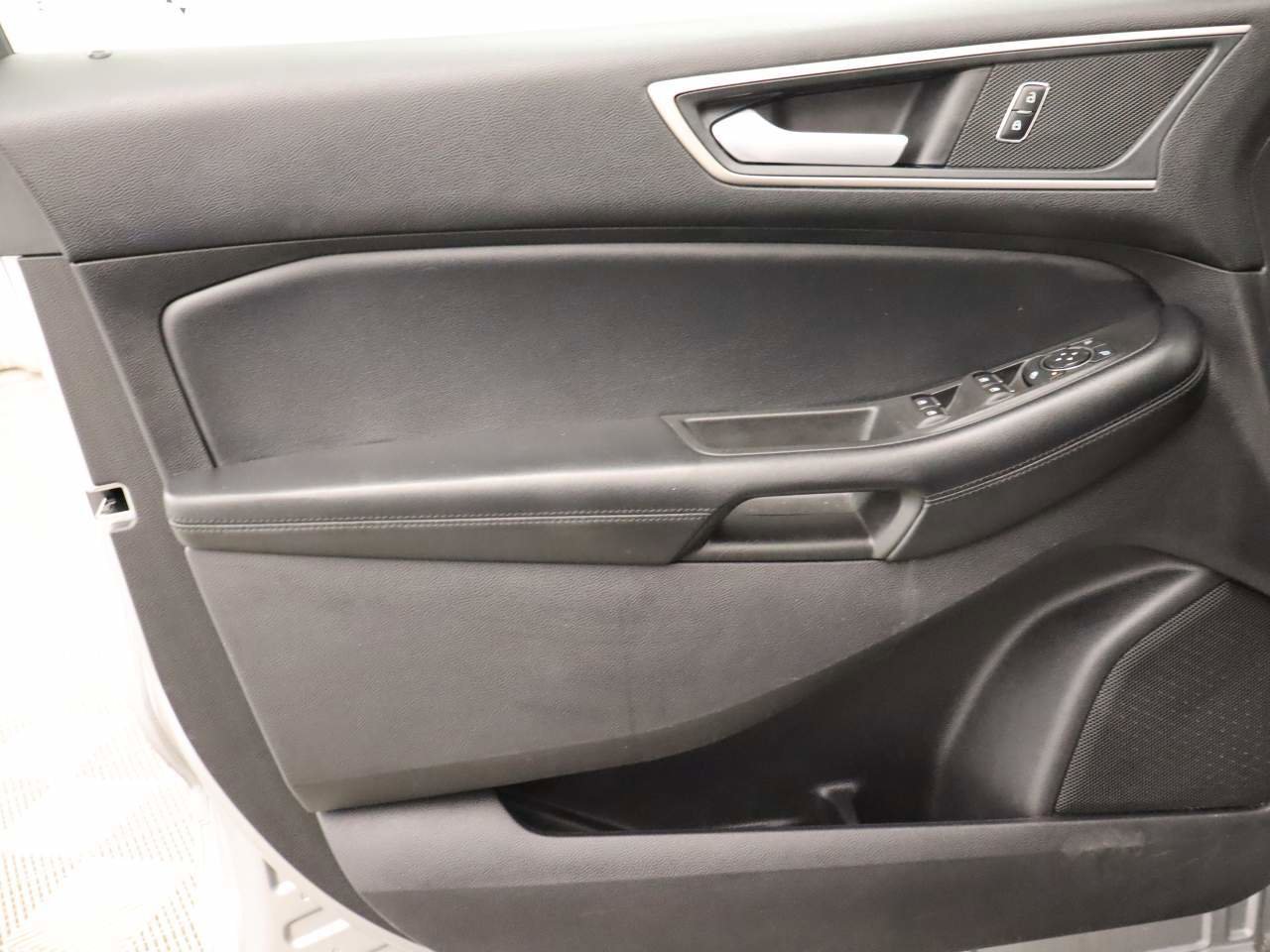 Used 2021 Ford Edge SEL image 17