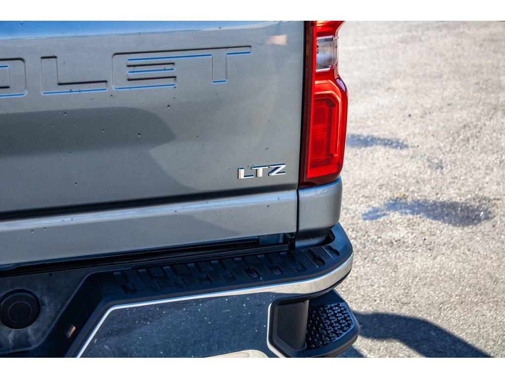 Used 2024 Chevrolet Silverado 3500 LTZ image 13