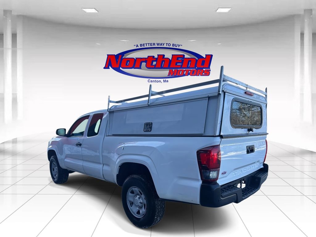 Used 2018 Toyota Tacoma SR image 5