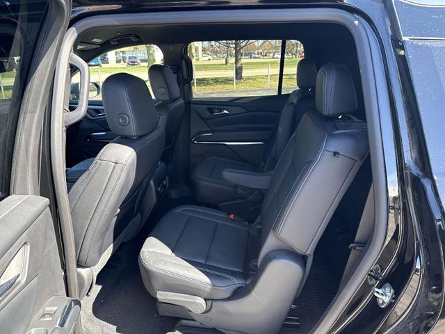 Used 2025 Chevrolet Traverse LT w/ Driver Confidence Package image 52