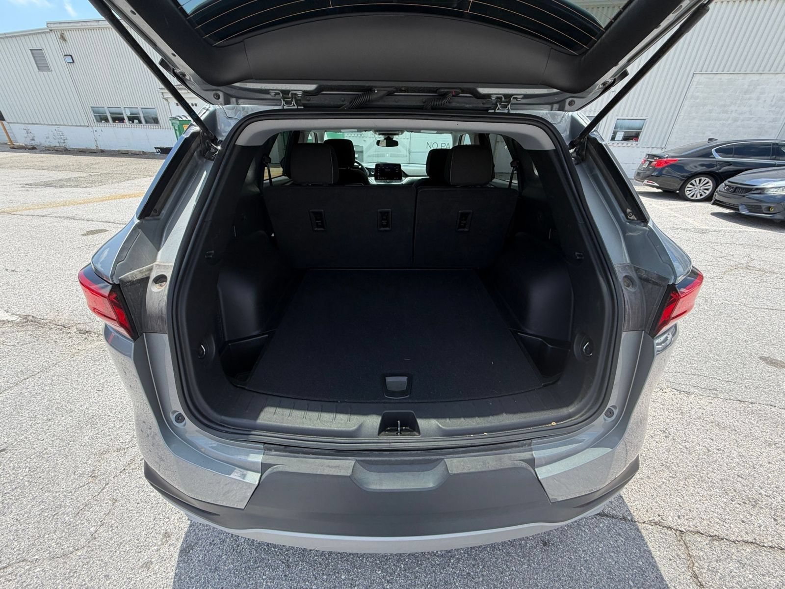 Used 2025 Chevrolet Blazer LT FWD image 34