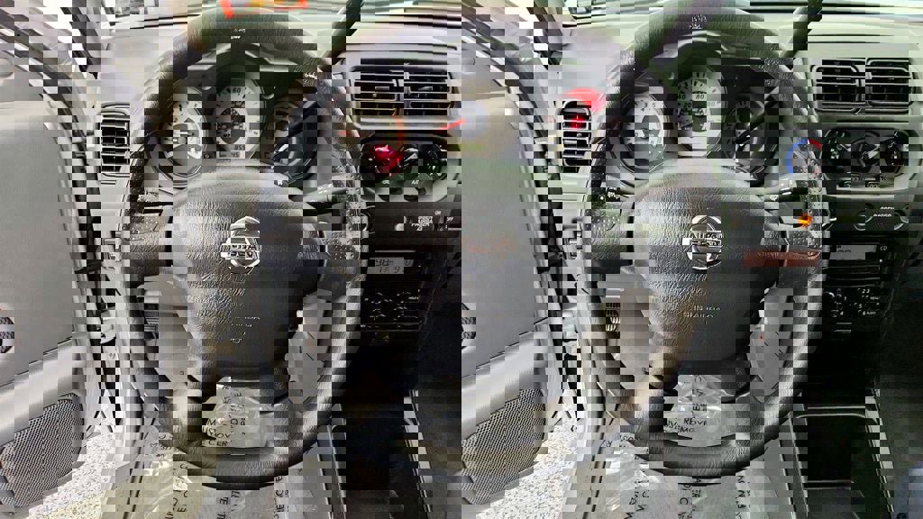 Used 2004 Nissan Frontier XE w/ (VTP) Value Truck Pkg image 13