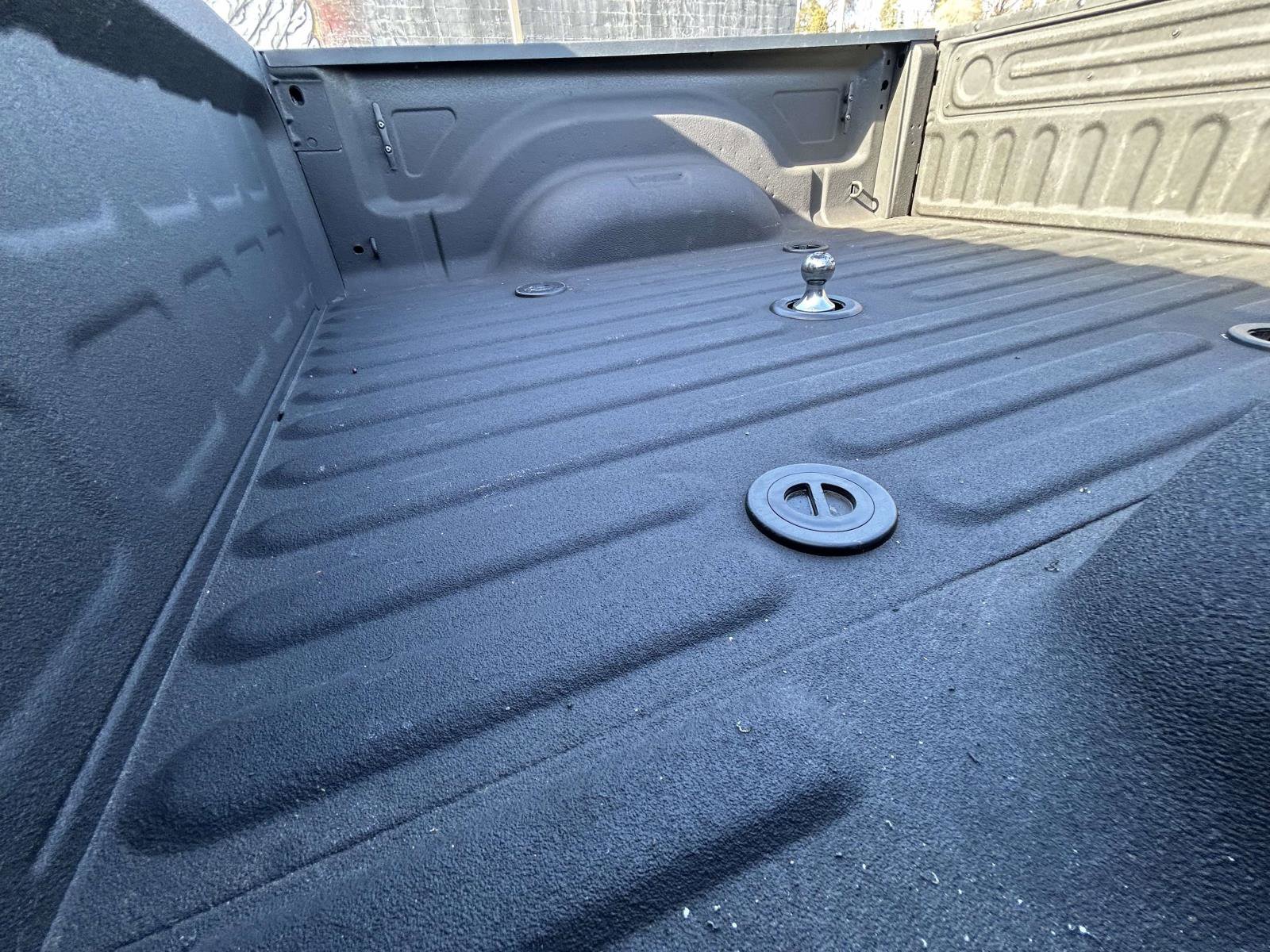 Used 2024 RAM 2500 Big Horn w/ Sport Appearance Package image 14