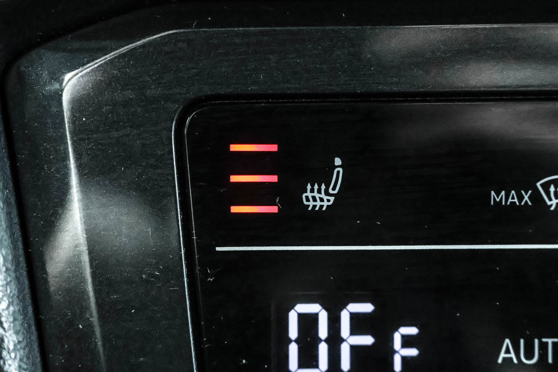 Used 2023 Volkswagen Tiguan SE AWD/4WD image 31