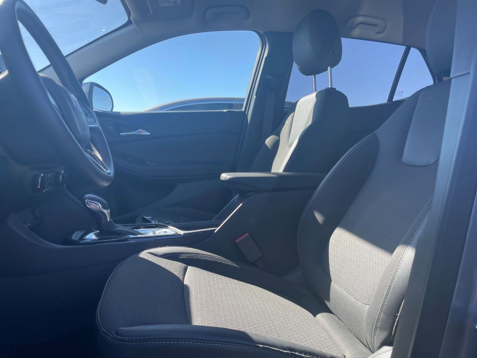 Used 2025 Buick Encore GX Preferred image 25