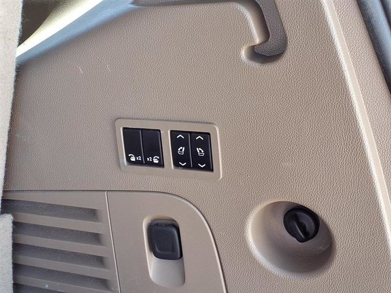 Used 2018 Chevrolet Tahoe Premier image 30