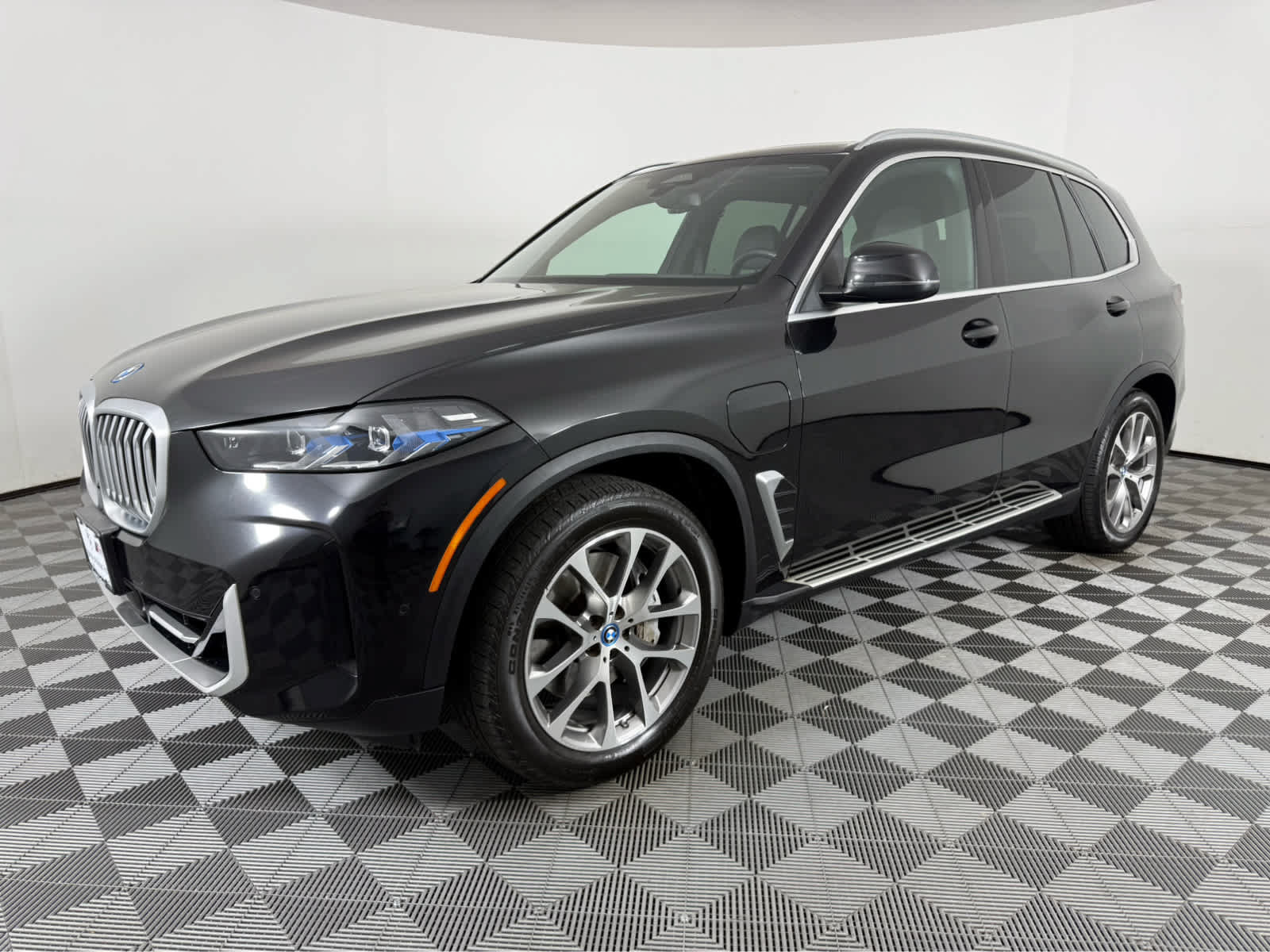 Used 2025 BMW X5 xDrive50e AWD/4WD image 7