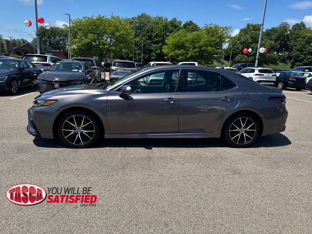 Used 2024 Toyota Camry SE w/ Cold Weather Package AWD/4WD image 4