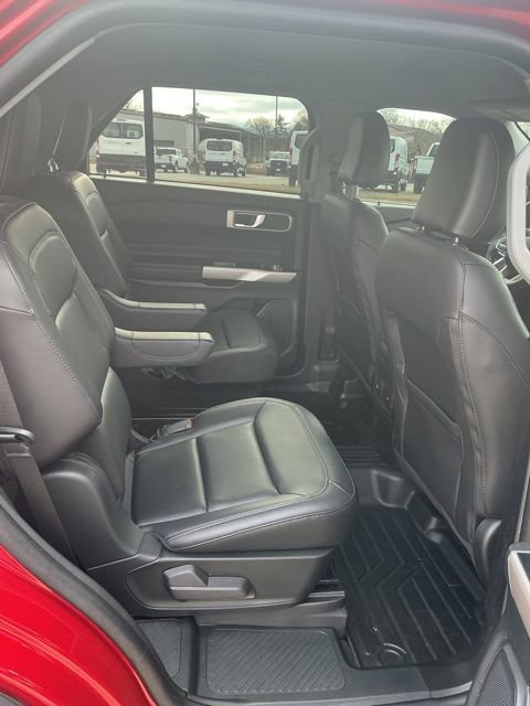 Used 2023 Ford Explorer XLT w/ Equipment Group 202A image 10