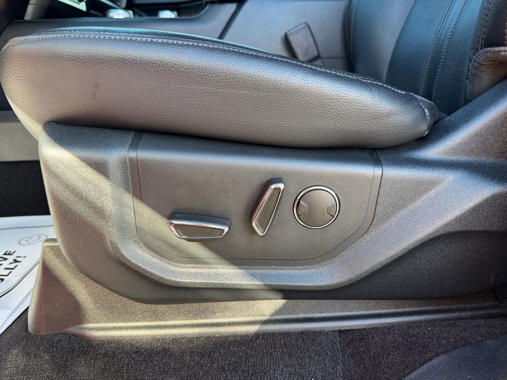 Used 2020 Ford Expedition Limited w/ Equipment Group 301A image 25