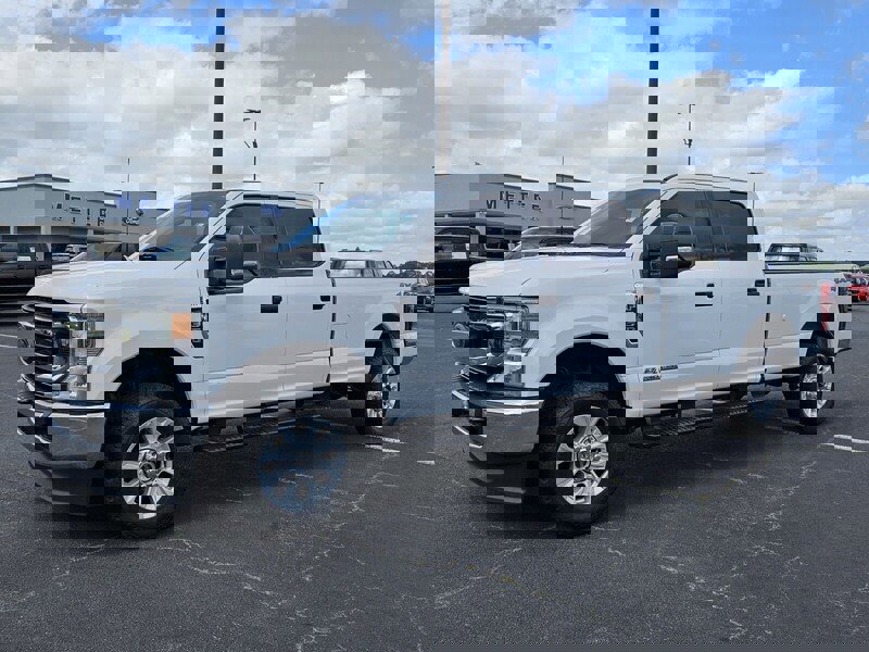 Used 2021 Ford F350 XLT image 3