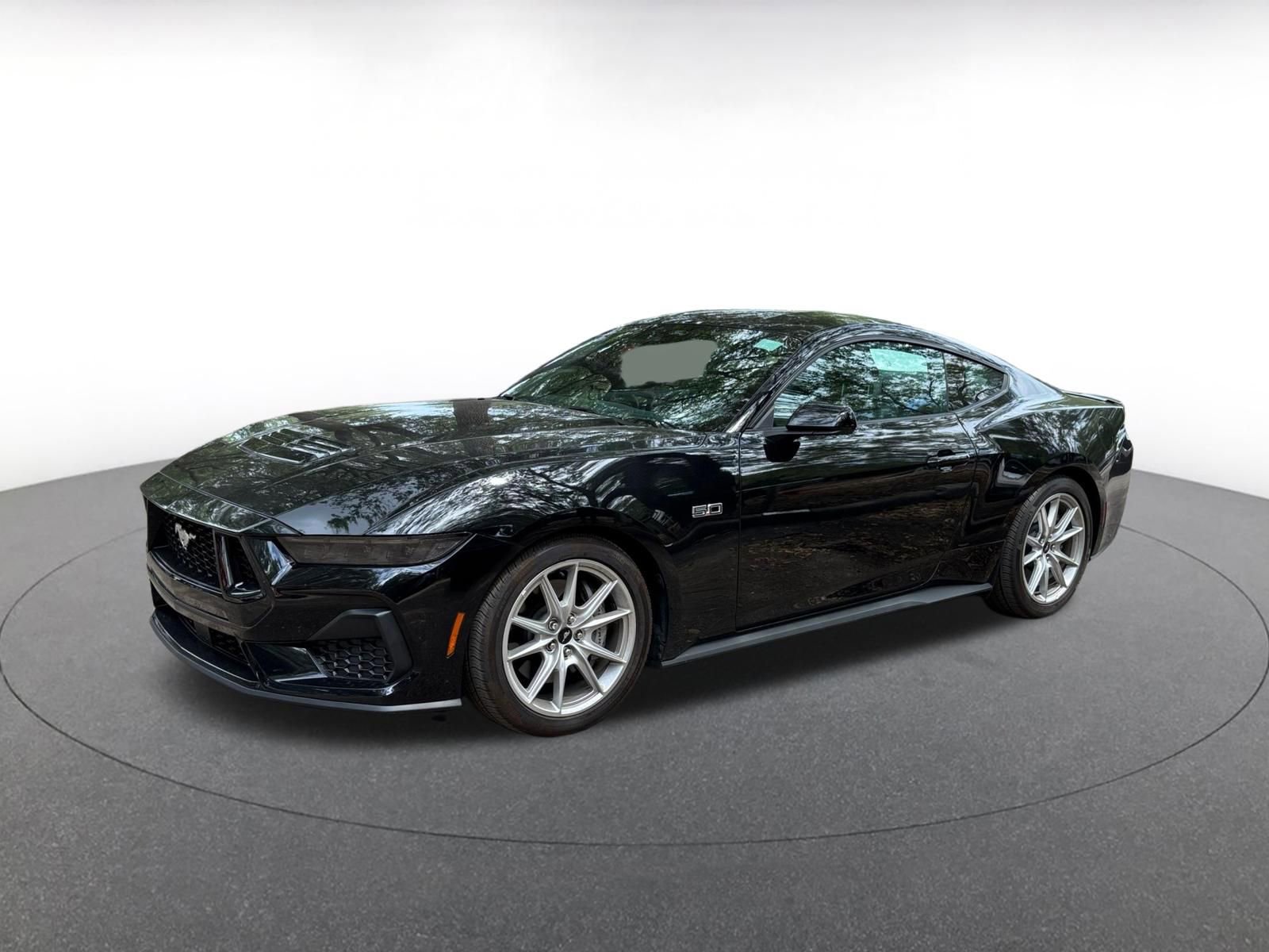 Used 2025 Ford Mustang GT Premium RWD image 3