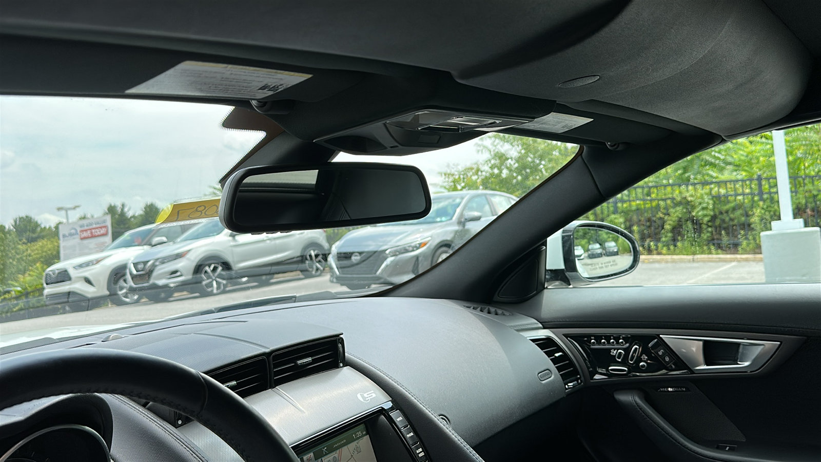 Used 2015 Jaguar F-TYPE S RWD image 27