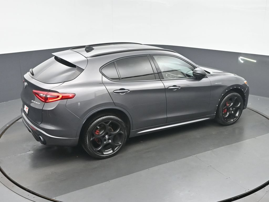 Used 2022 Alfa Romeo Stelvio Veloce AWD/4WD image 36