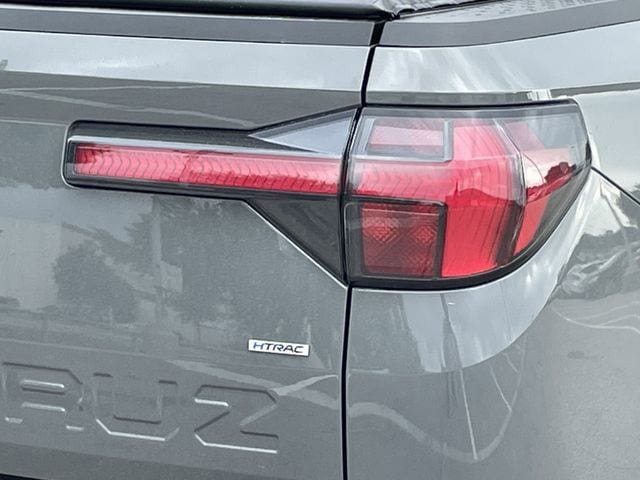 Used 2023 Hyundai Santa Cruz SEL AWD/4WD image 6