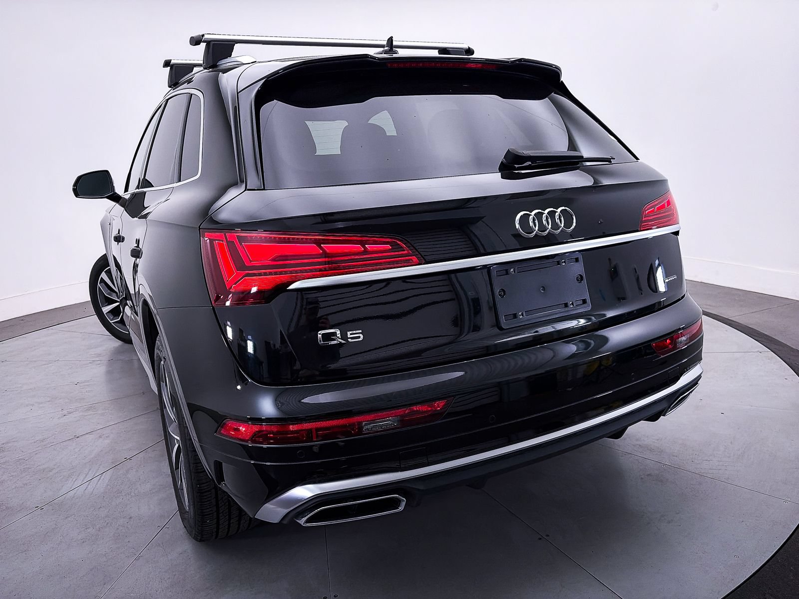 Used 2023 Audi Q5 2.0T Premium w/ Convenience Package AWD/4WD image 8