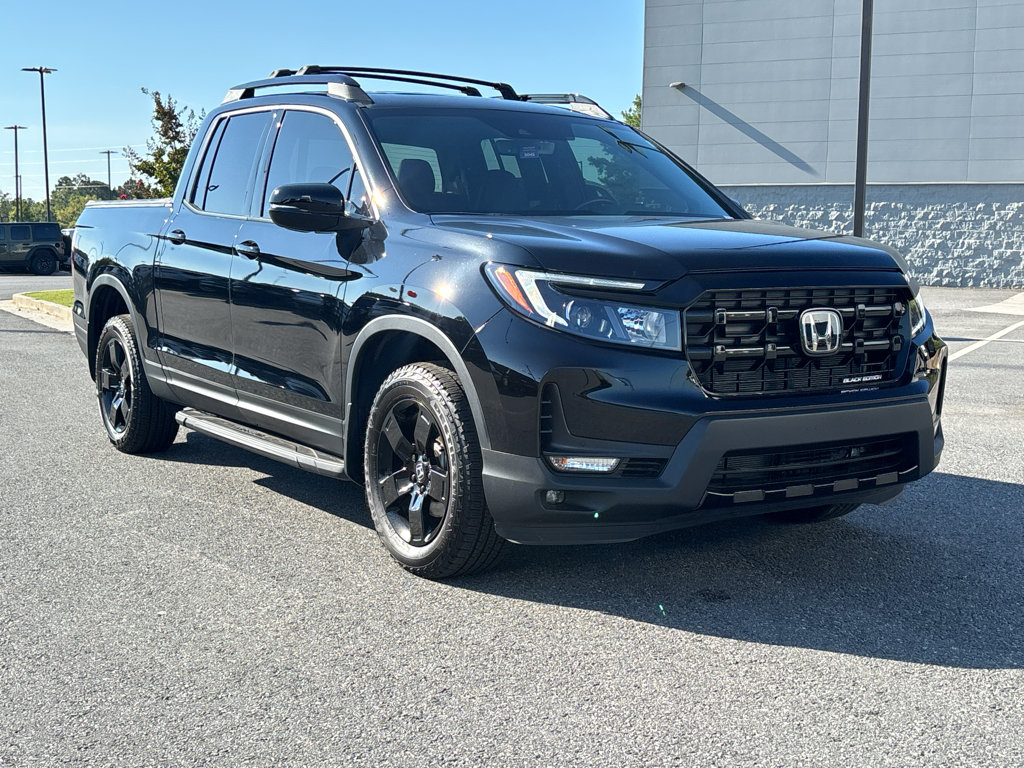 Used 2025 Honda Ridgeline Black Edition image 3