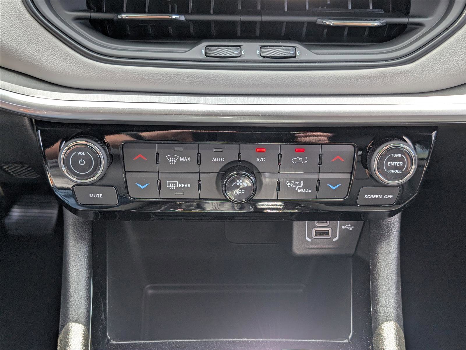 New 2025 Jeep Compass Limited w/ Elite Group AWD/4WD image 22