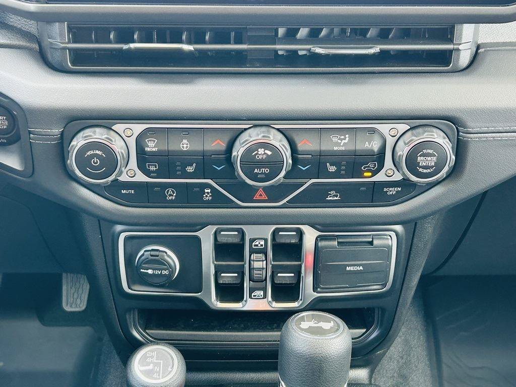 New 2025 Jeep Wrangler Unlimited Sahara AWD/4WD image 19