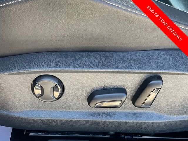 Used 2017 Volkswagen Golf R 4-Door image 11