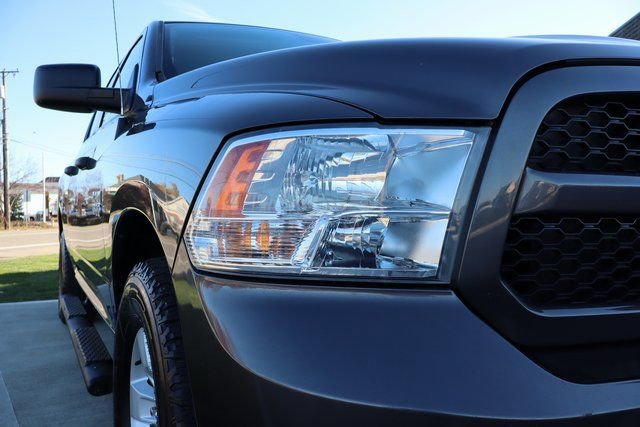 Used 2017 RAM 1500 Express image 3