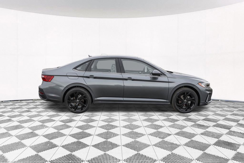 New 2026 Volkswagen Jetta SE FWD image 13