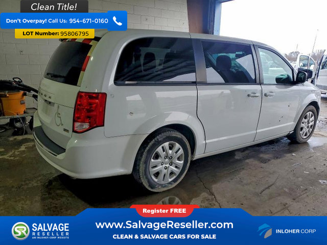 Used 2018 Dodge Grand Caravan SE image 4