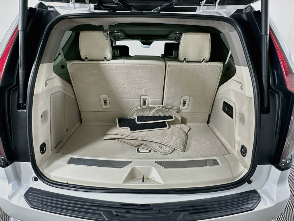Used 2023 Cadillac Escalade Premium Luxury Platinum RWD image 28