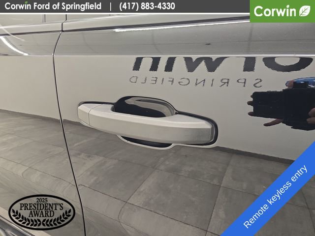 Used 2025 Chevrolet Colorado Trail Boss AWD/4WD image 9