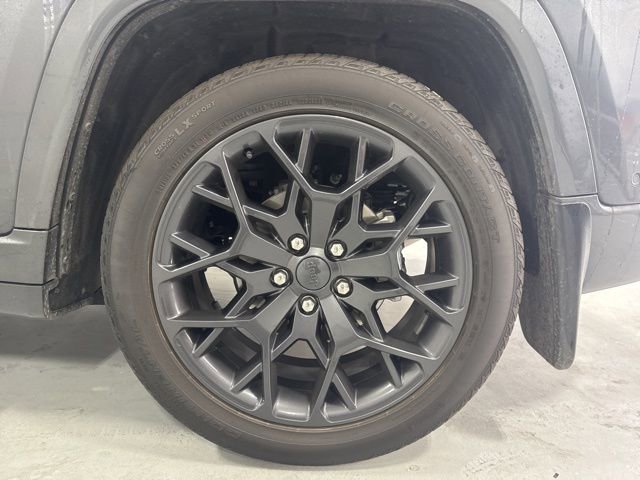 Used 2025 Jeep Grand Cherokee Summit image 9