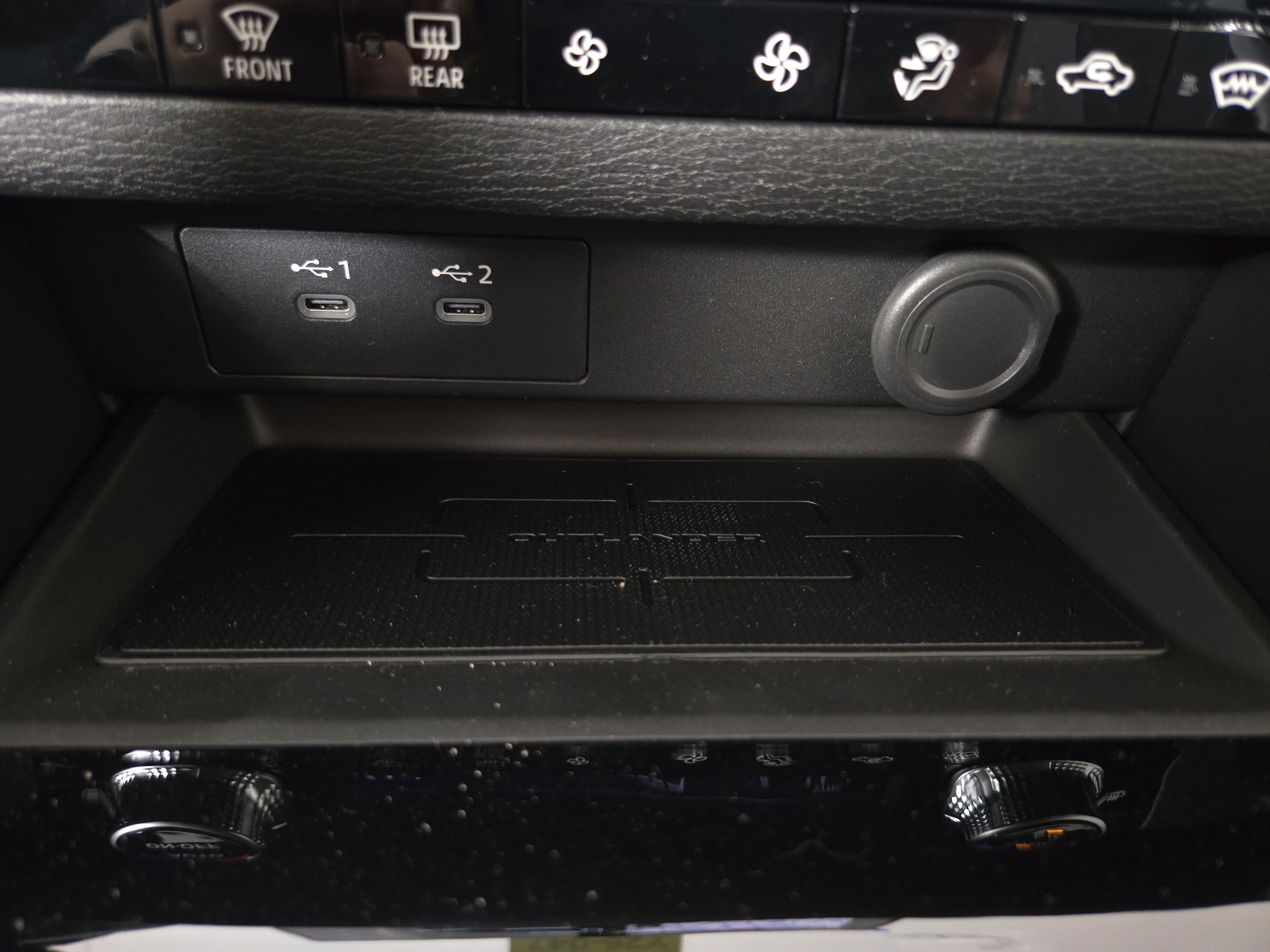 New 2026 Mitsubishi Outlander ES image 28