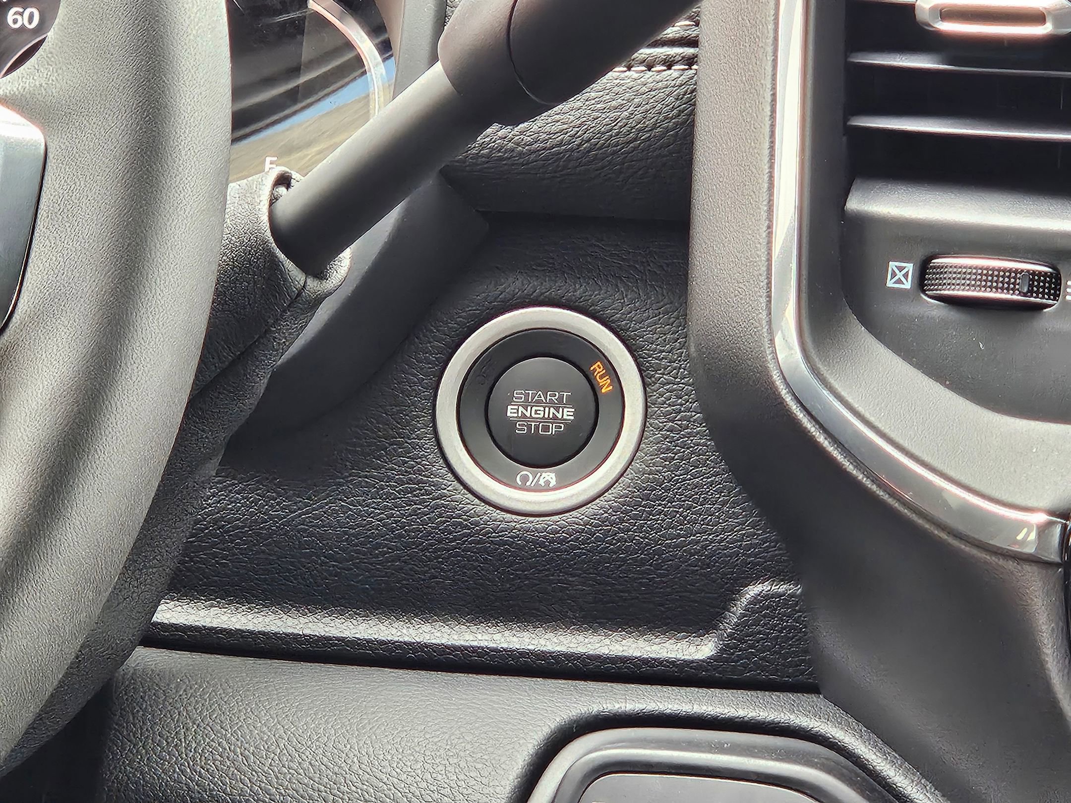 New 2026 RAM 4500 4x4 Crew Cab DRW w/ Laramie Trim Package image 12