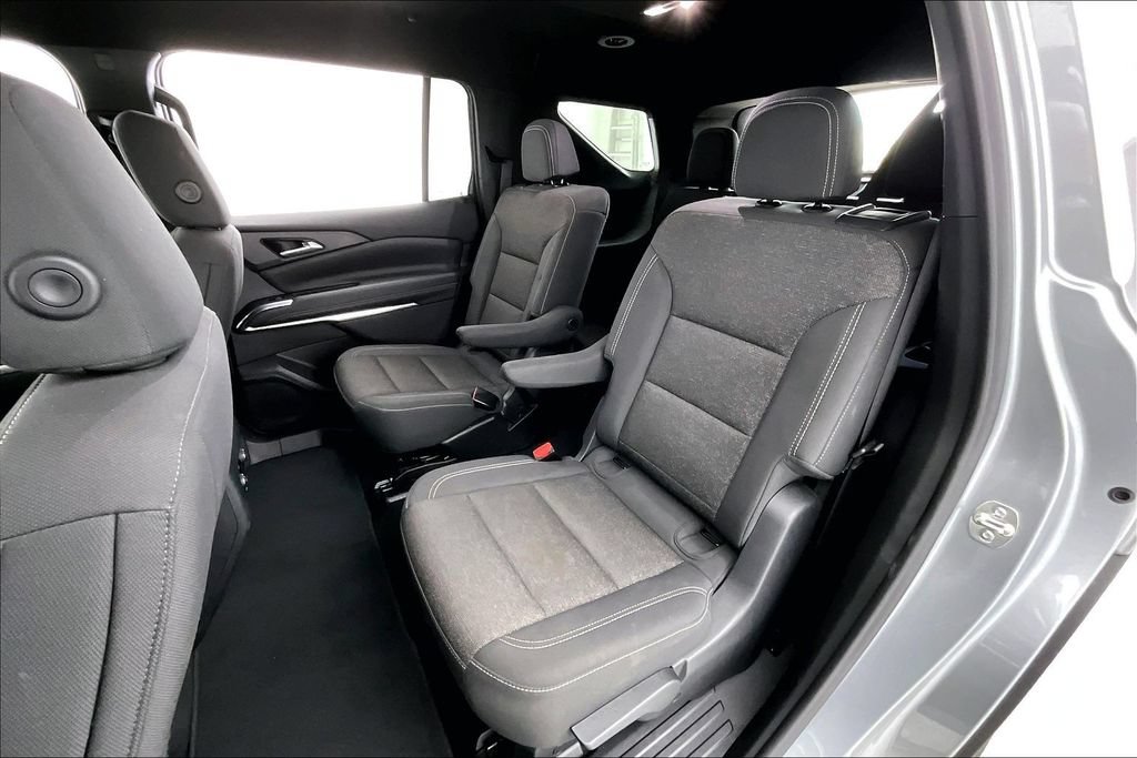 Used 2024 Chevrolet Traverse LT FWD image 32