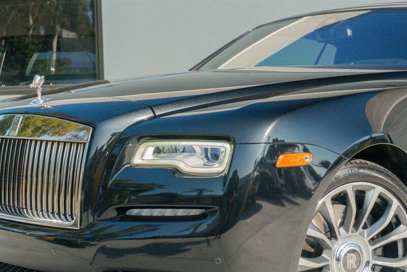 Used 2018 Rolls-Royce Dawn image 24
