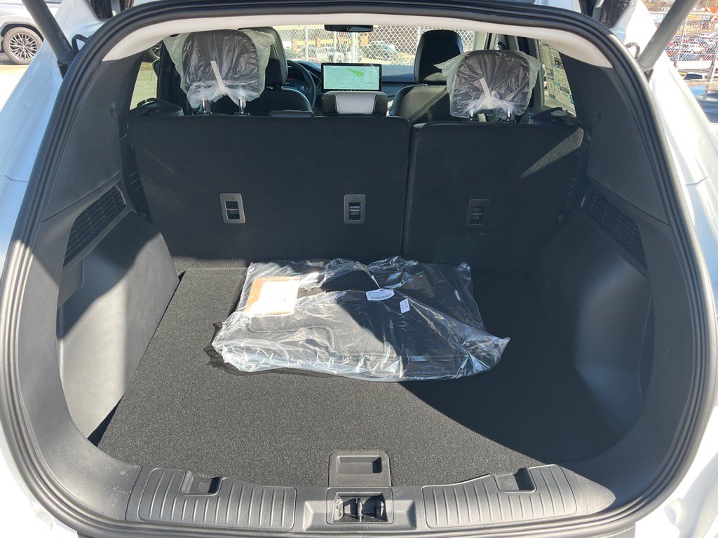 New 2026 Ford Escape Platinum w/ Premium Technology Package image 19