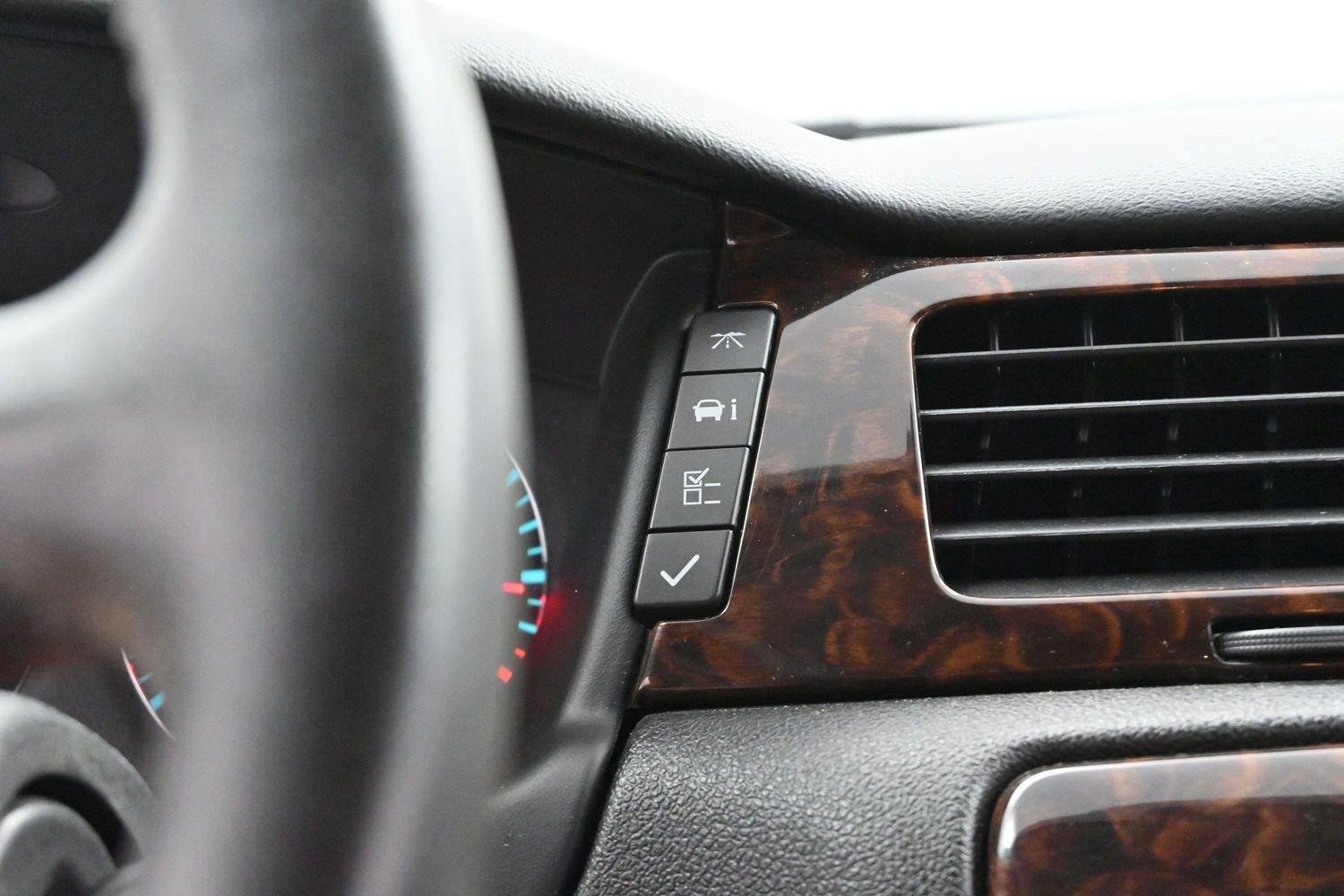 Used 2013 Chevrolet Impala LT w/ LT Sunroof Package FWD image 21