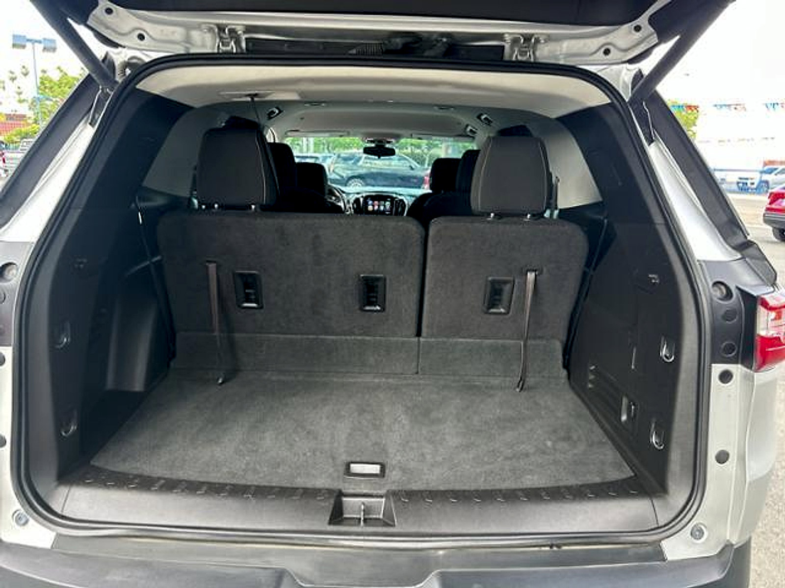 Used 2019 Chevrolet Traverse LT image 24