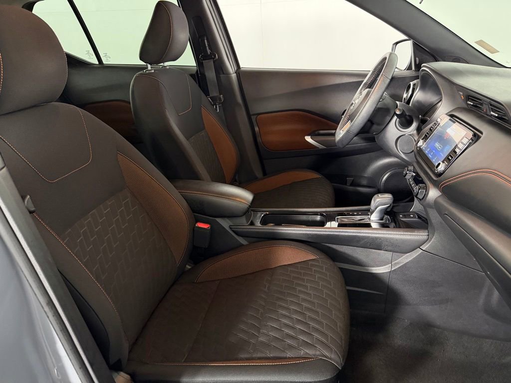 Used 2022 Nissan Kicks SR FWD image 29