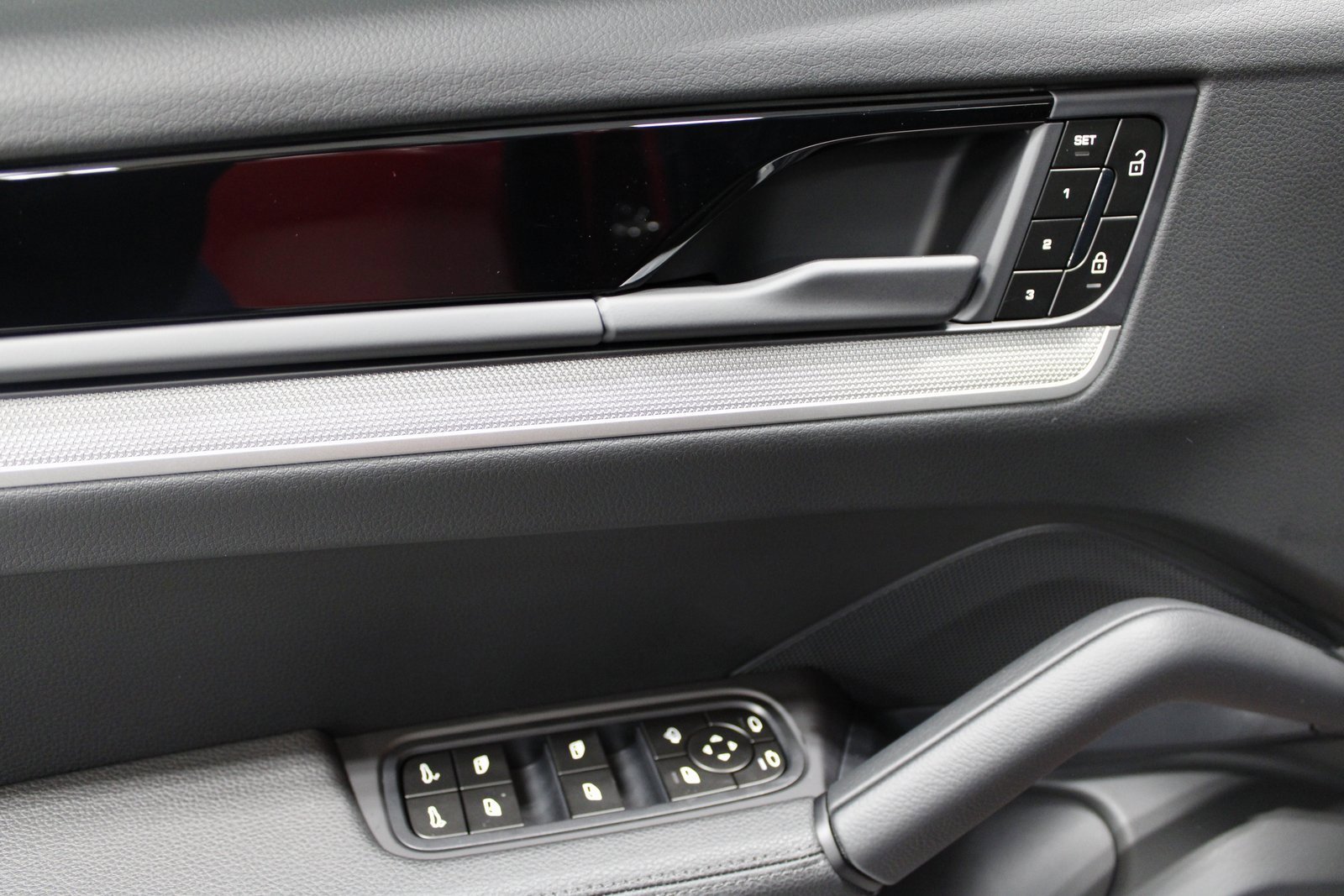 New 2026 Porsche Cayenne Coupe image 26