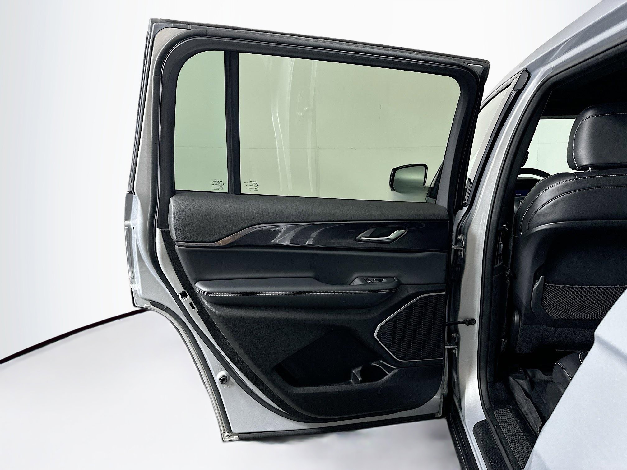 Used 2021 Jeep Grand Cherokee L Laredo image 26