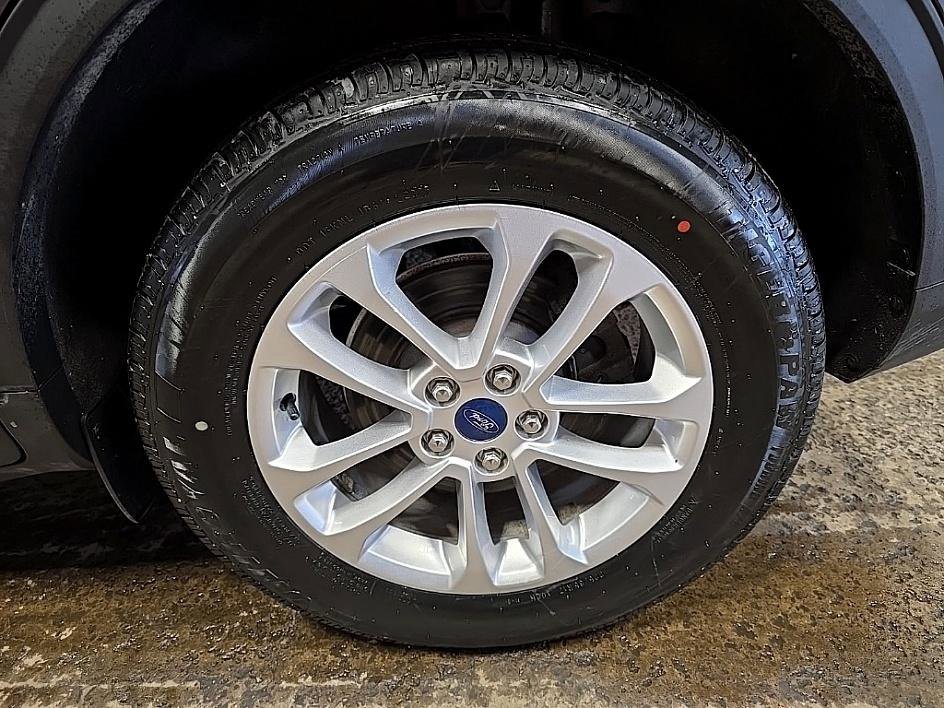 Used 2020 Ford Escape SE image 39