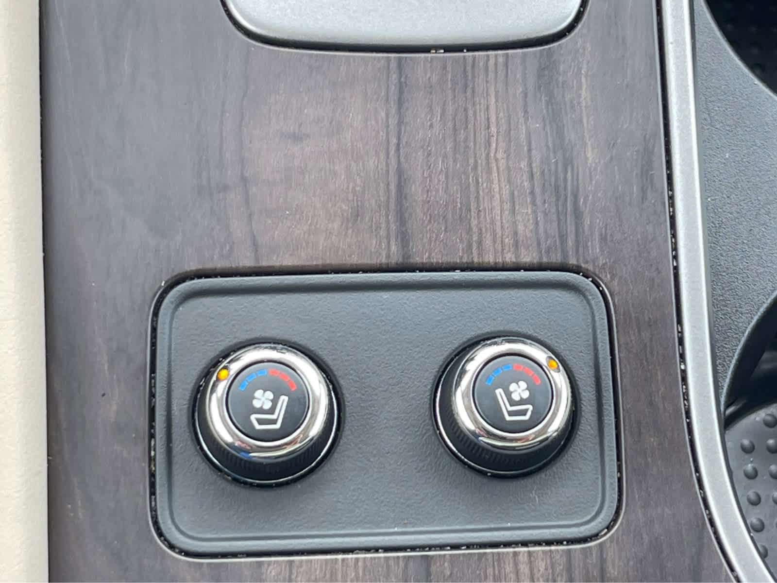 Used 2024 Nissan Murano Platinum FWD image 16