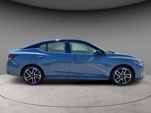 Used 2025 Nissan Sentra SR w/ SR Premium Package FWD image 10