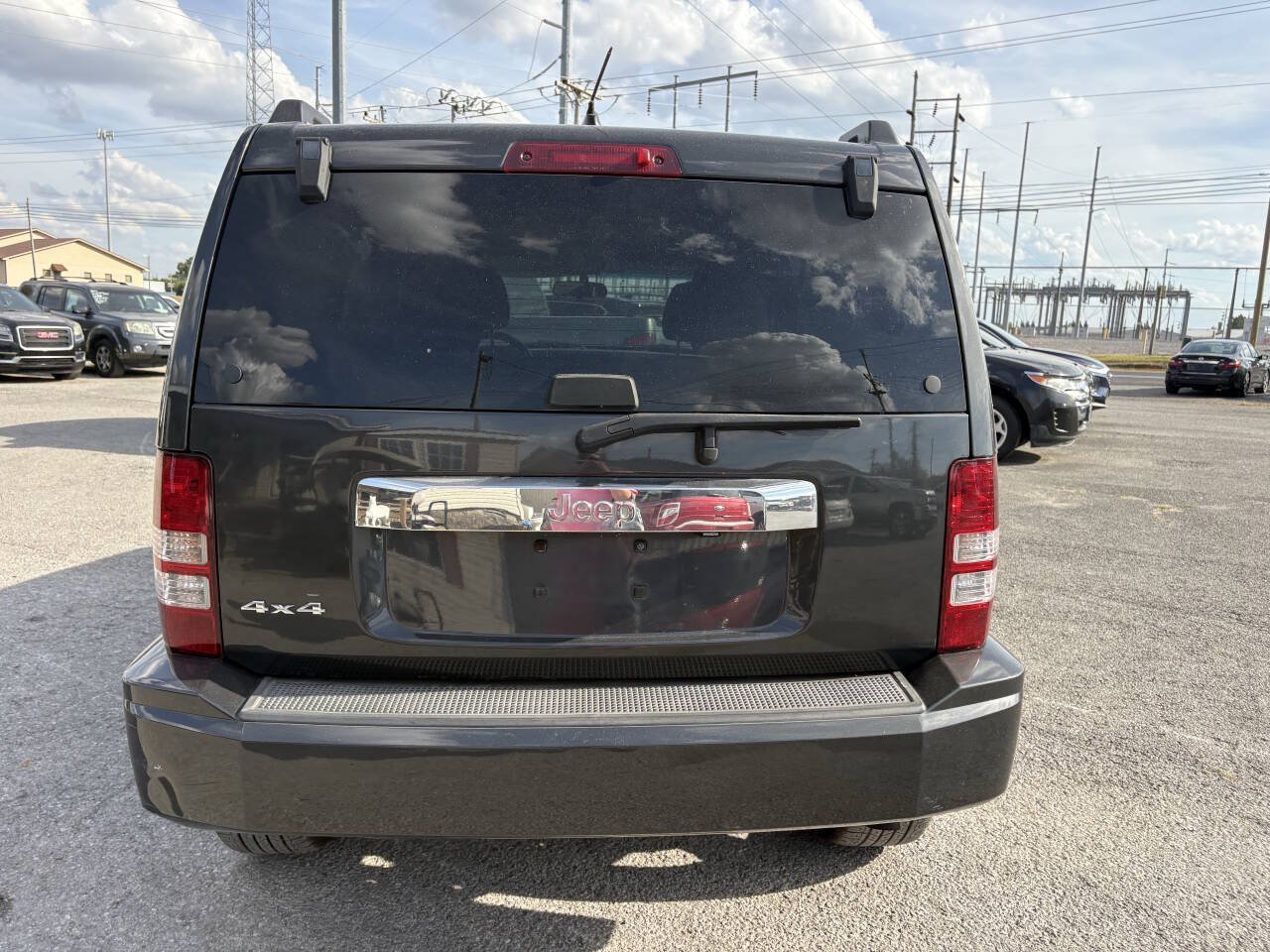 Used 2011 Jeep Liberty Sport AWD/4WD image 25